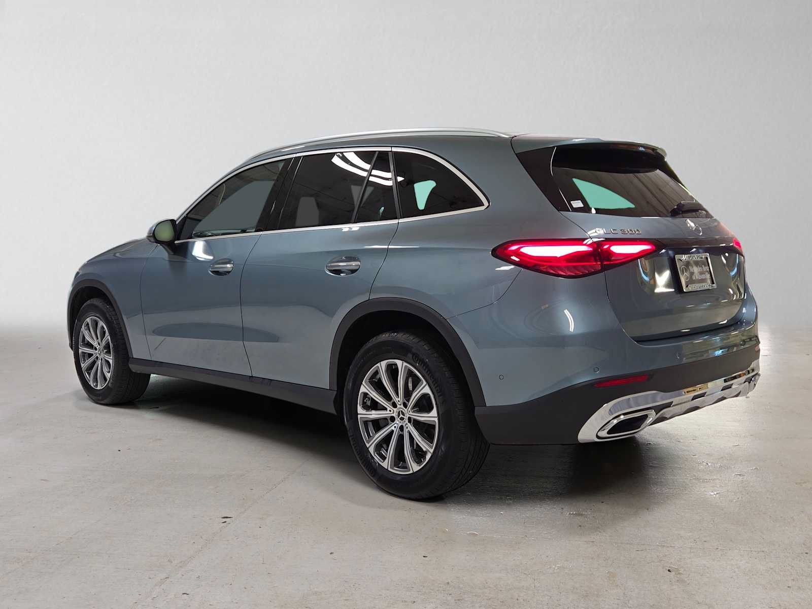 Used 2026 Mercedes-Benz GLC 300 4MATIC image 5