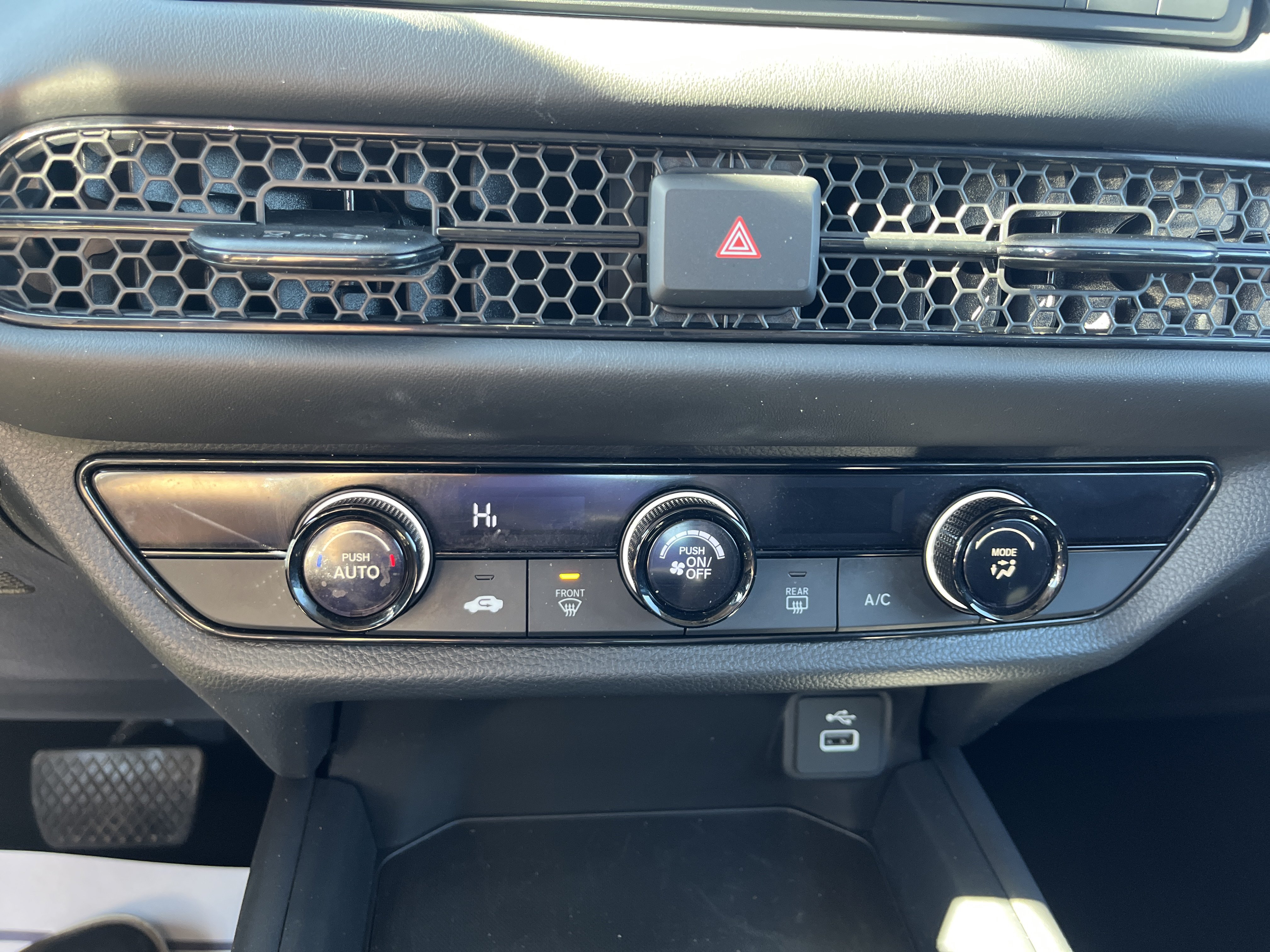 Certified 2025 Honda HR-V LX image 27