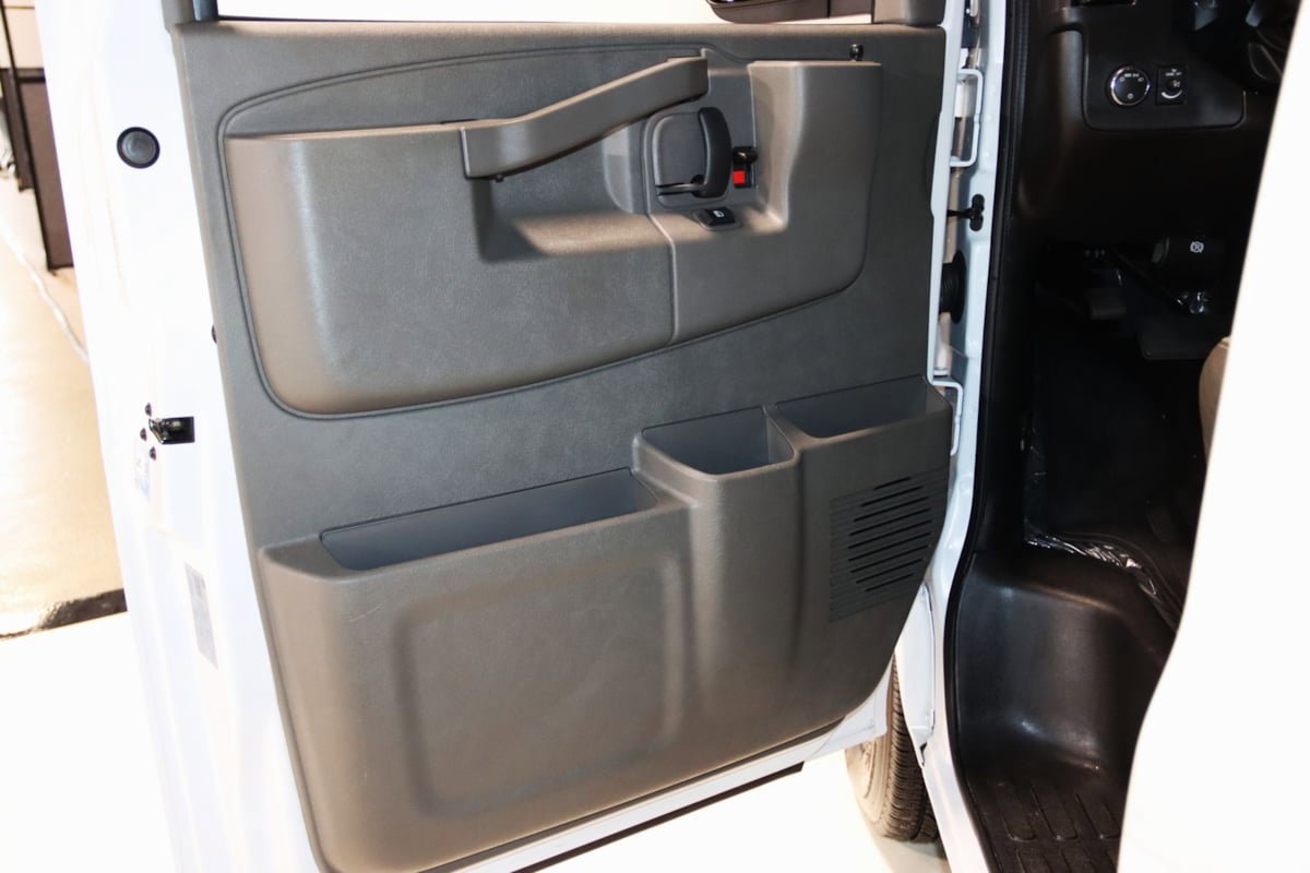 Used 2025 Chevrolet Express 3500 LT w/ LT Preferred Equipment Group RWD image 32