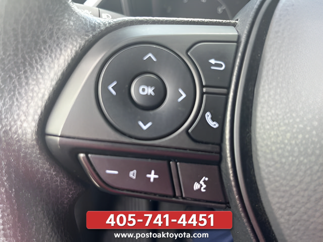 Used 2025 Toyota Corolla LE FWD image 12