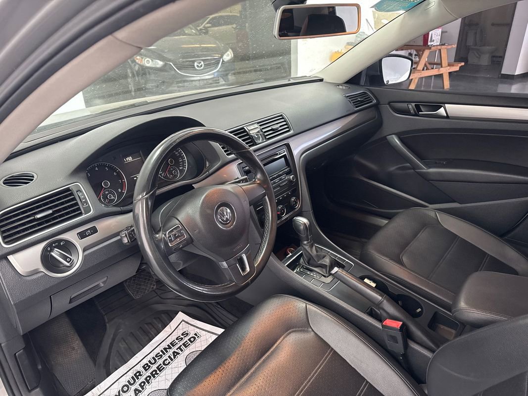 Used 2014 Volkswagen Passat 1.8T Wolfsburg Edition image 8