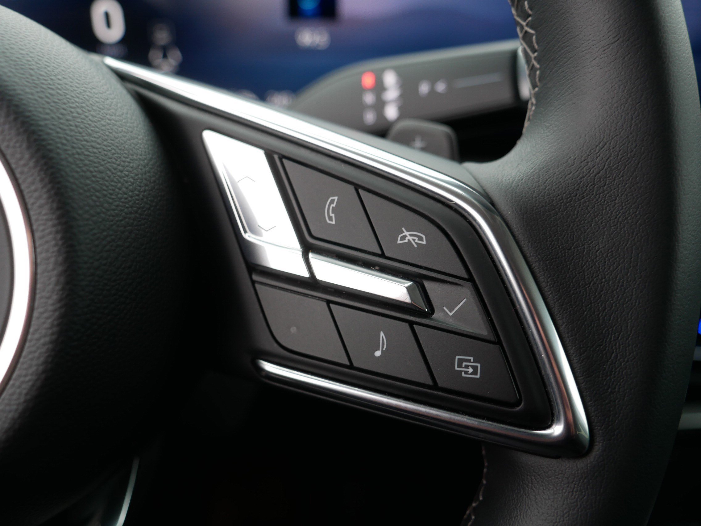 Certified 2025 Buick Envision Preferred image 29