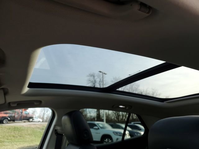 Used 2022 Buick Envision Essence w/ Sport Touring Package image 17