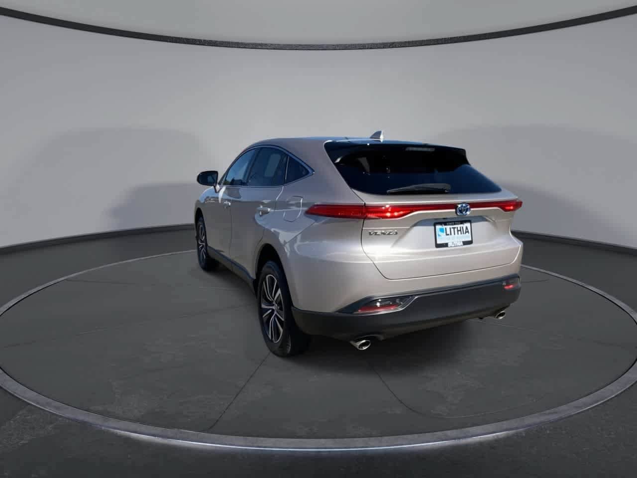 Certified 2024 Toyota Venza LE AWD/4WD image 7