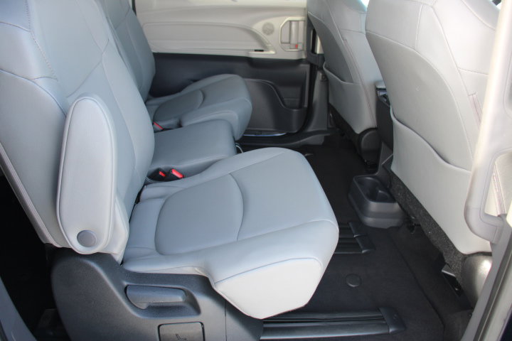 Certified 2024 Toyota Sienna XLE image 18