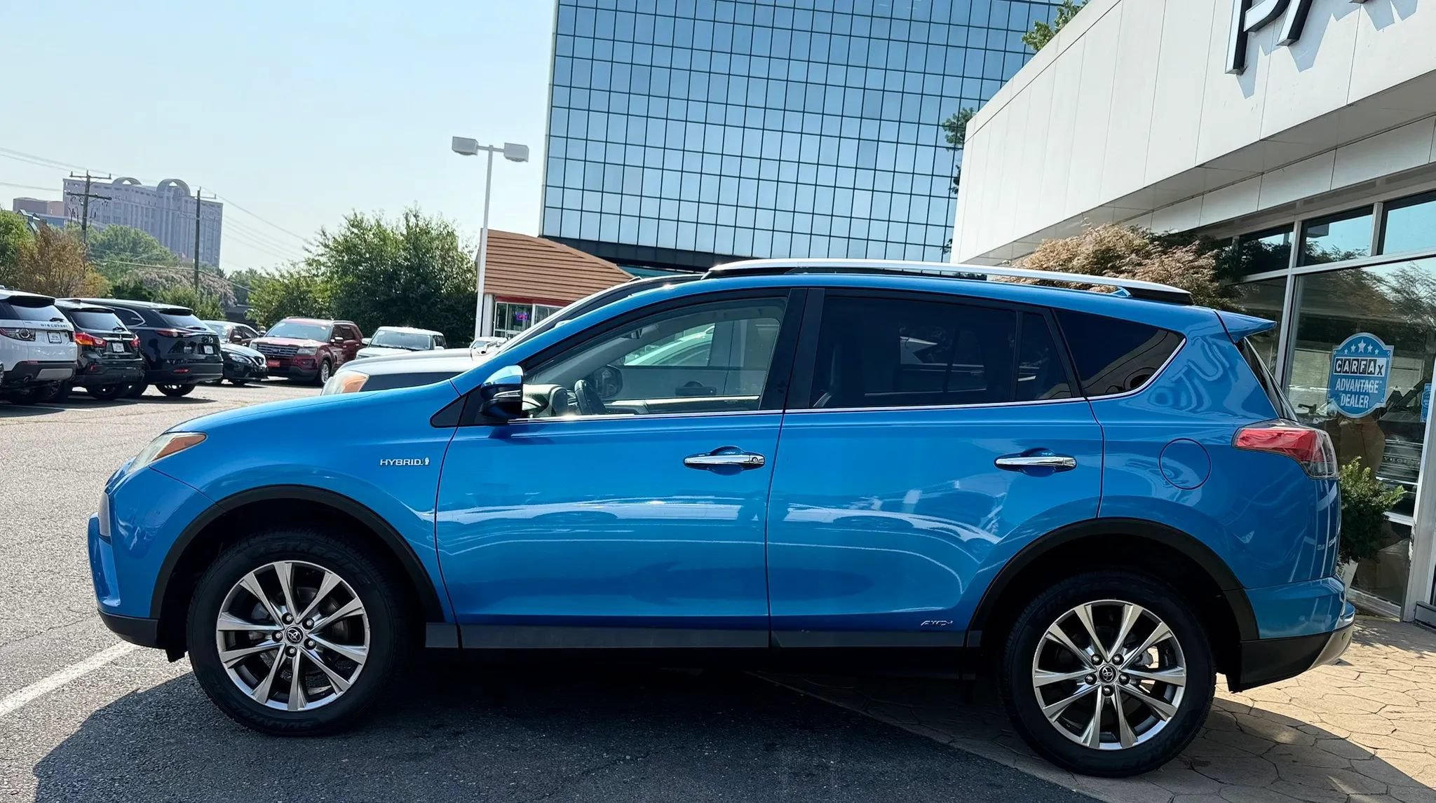 Used 2016 Toyota RAV4 Limited AWD/4WD image 4