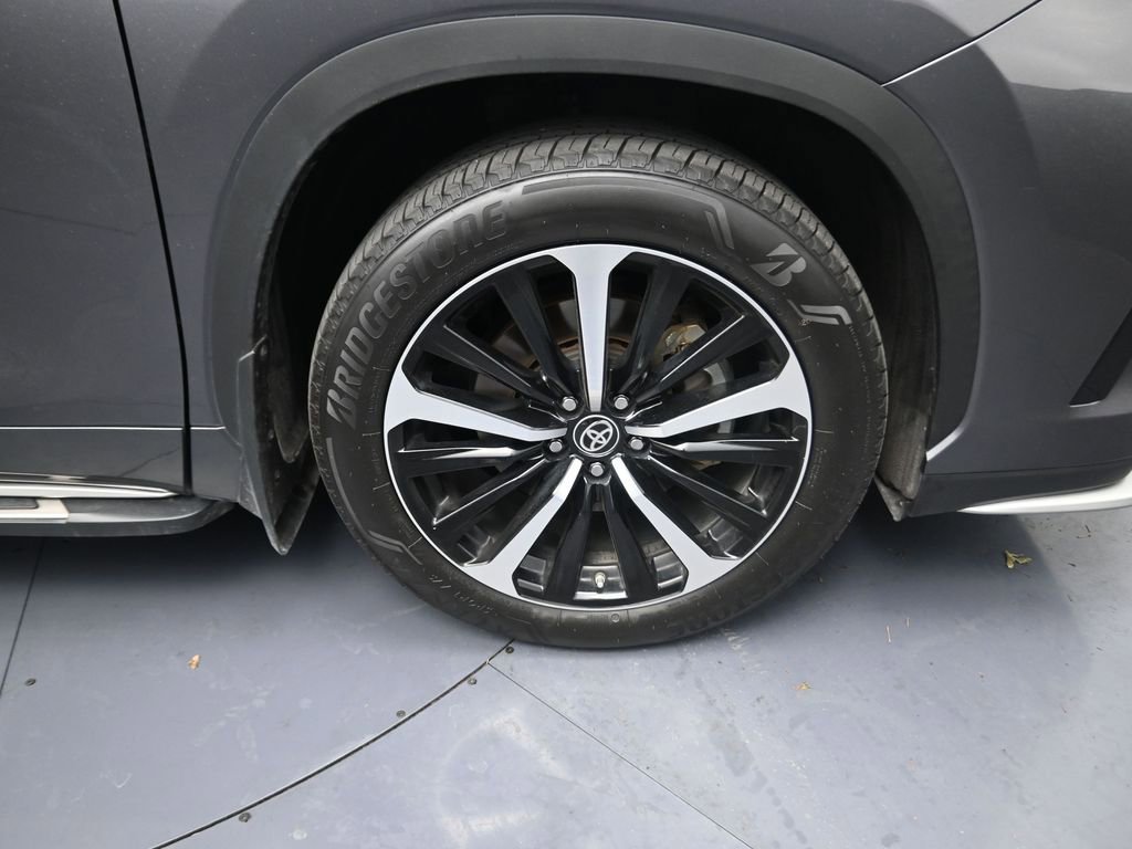 Used 2021 Toyota Highlander XSE image 5