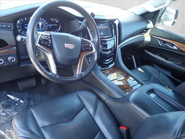 Used 2020 Cadillac Escalade Luxury AWD/4WD image 13