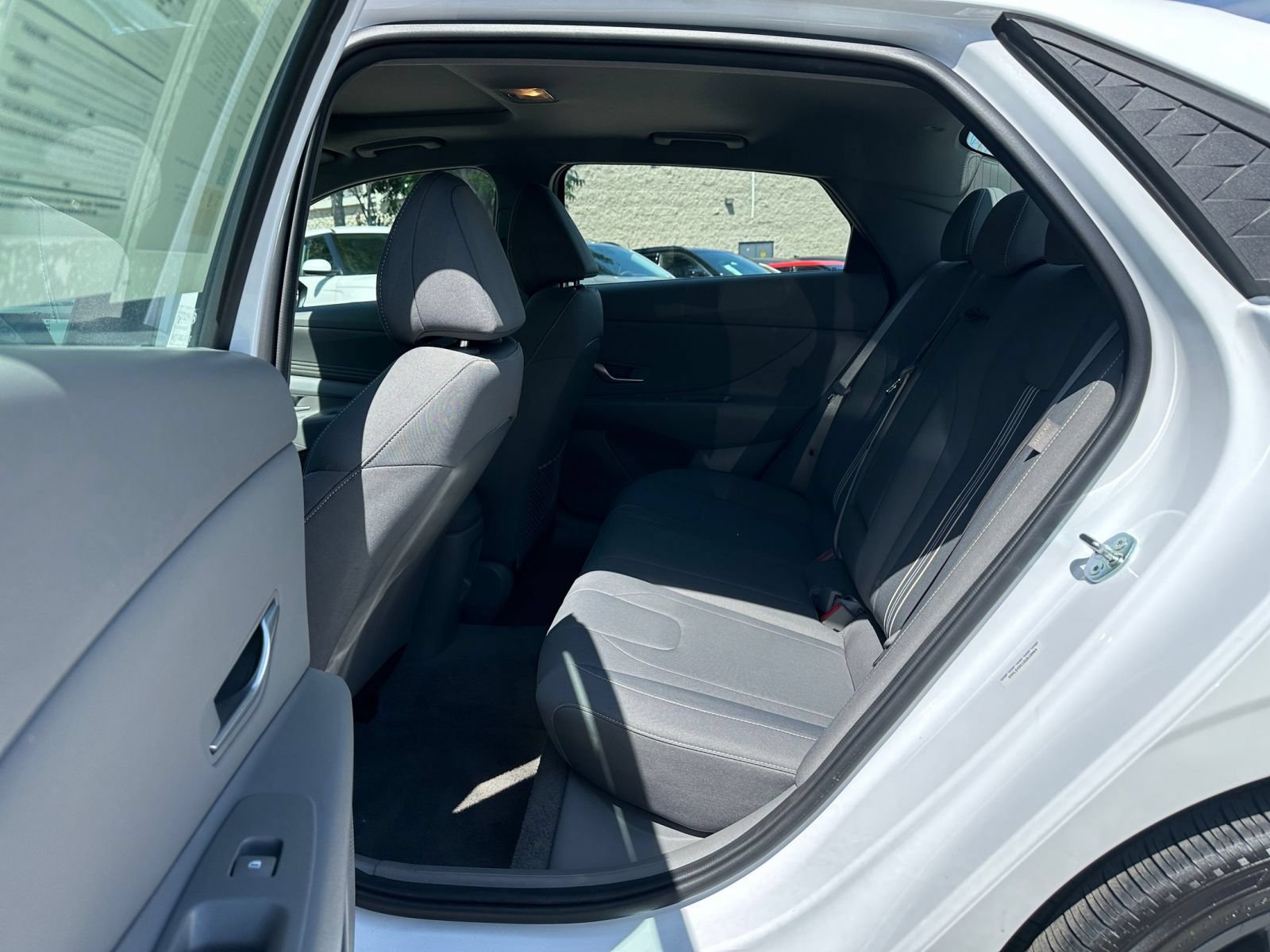 Used 2025 Hyundai Elantra SEL FWD image 24