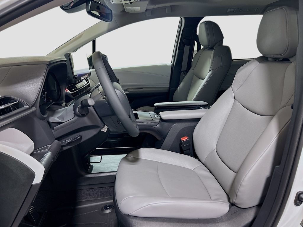 New 2025 Toyota Sienna XLE FWD image 20