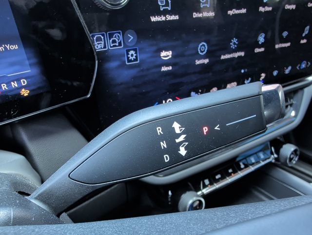 Used 2024 Chevrolet Equinox EV RS FWD image 22