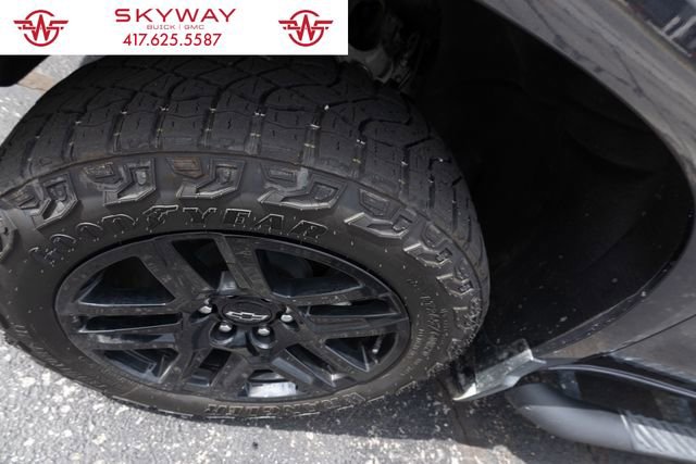 Used 2024 Chevrolet Silverado 1500 LT Trail Boss w/ Convenience Package II image 18
