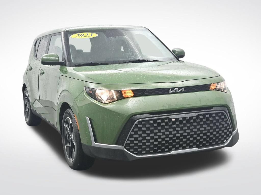 Used 2023 Kia Soul EX FWD image 3