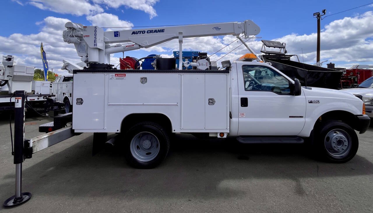 Used 1999 Ford F550 2WD Regular Cab Super Duty image 2