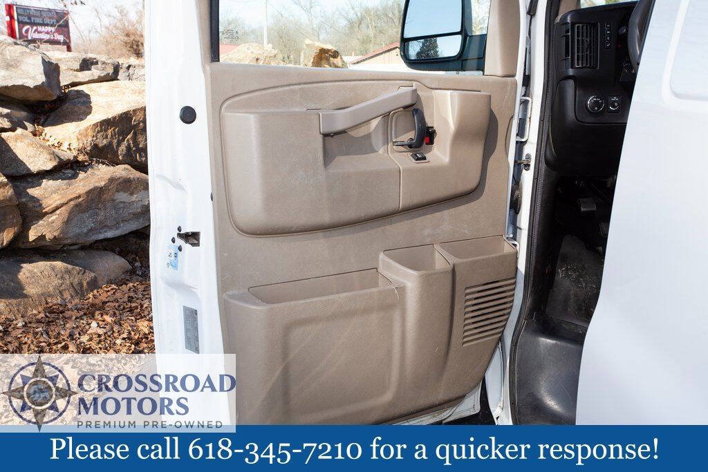 Used 2016 Chevrolet Express 2500 RWD image 14