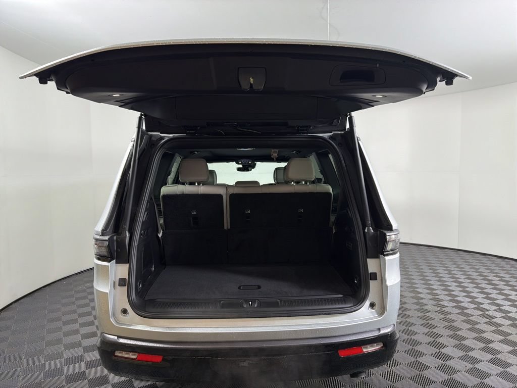 New 2026 Jeep Grand Wagoneer Limited AWD/4WD image 10