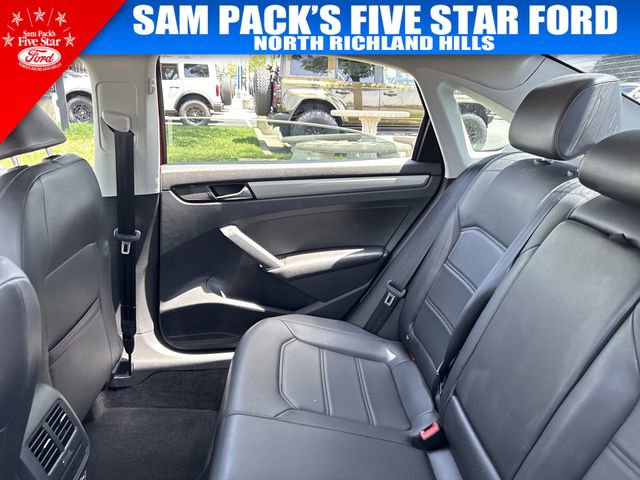 Used 2020 Volkswagen Passat 2.0T SE w/ Sunroof Package FWD image 14