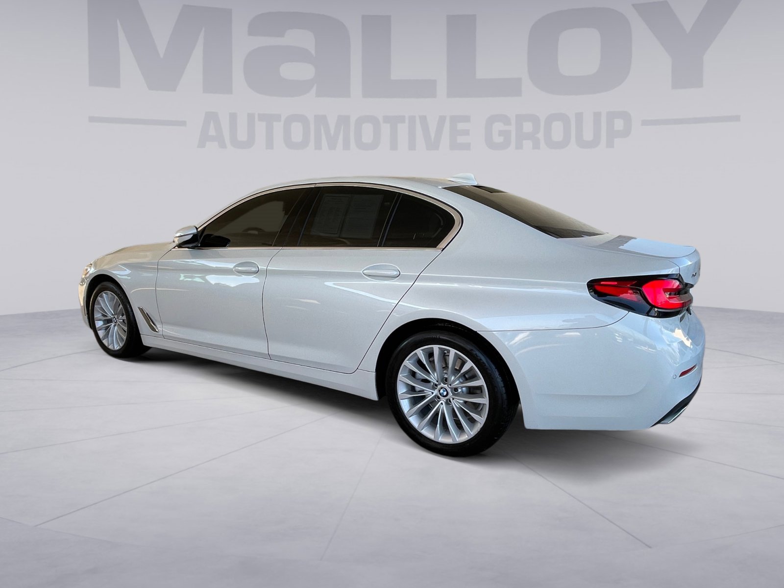 Used 2023 BMW 530i xDrive w/ Executive Package image 3