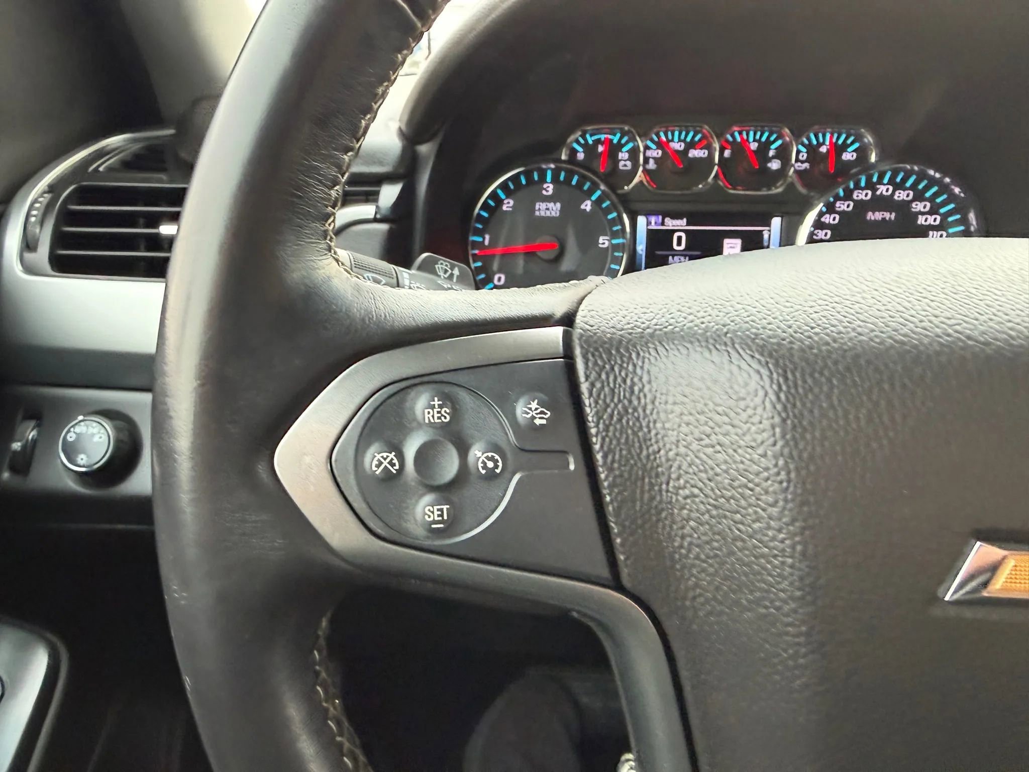 Used 2019 Chevrolet Suburban LT AWD/4WD image 35