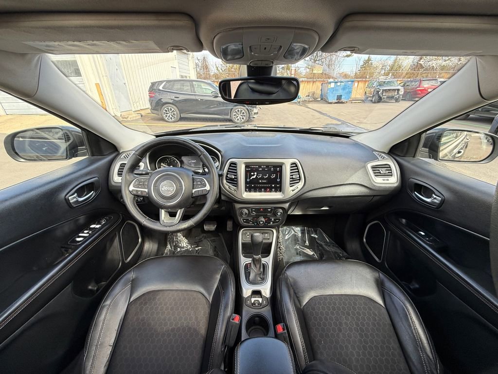 Used 2018 Jeep Compass Latitude w/ Popular Equipment Group FWD image 23