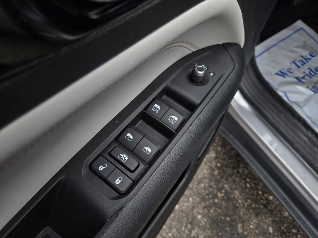 Used 2022 Jeep Compass Limited image 12