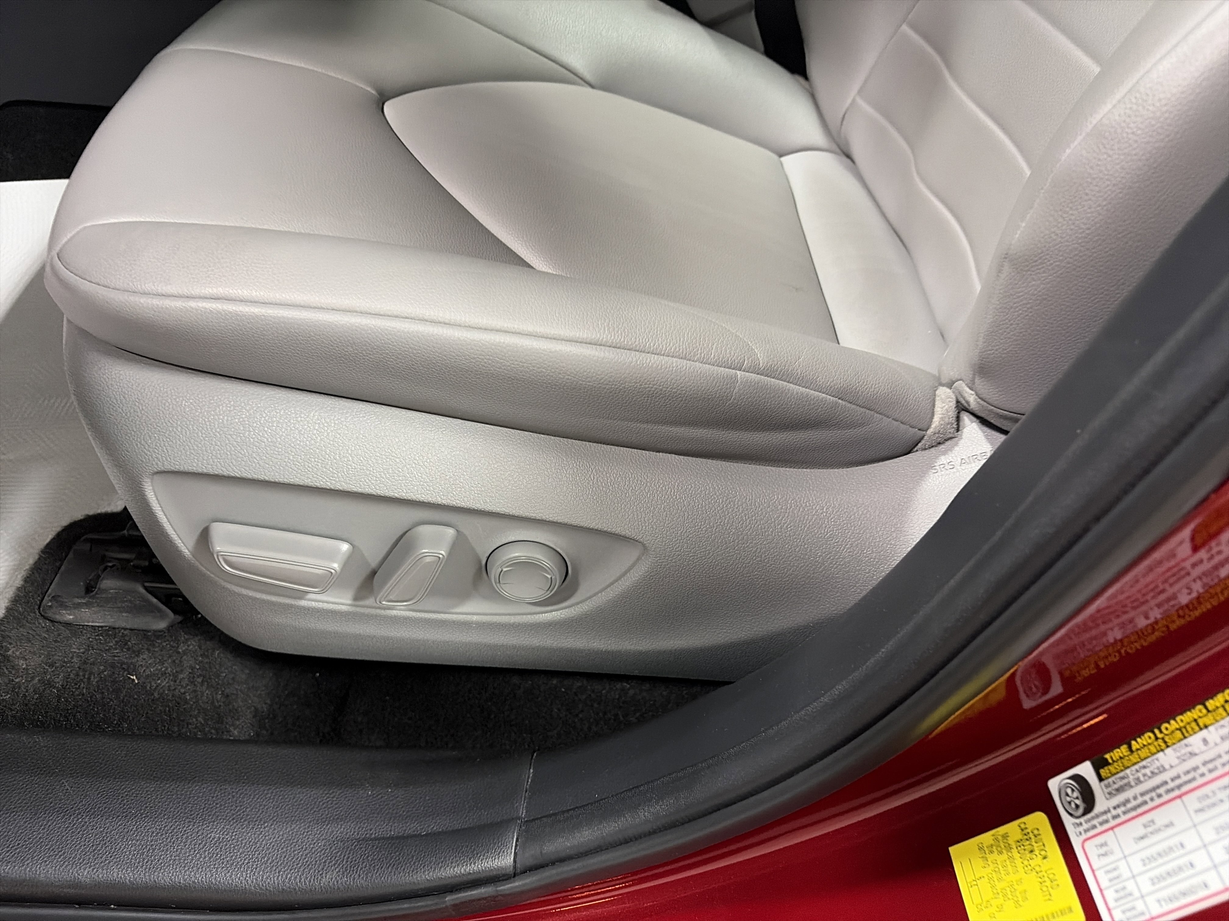 Used 2023 Toyota Highlander XLE image 14