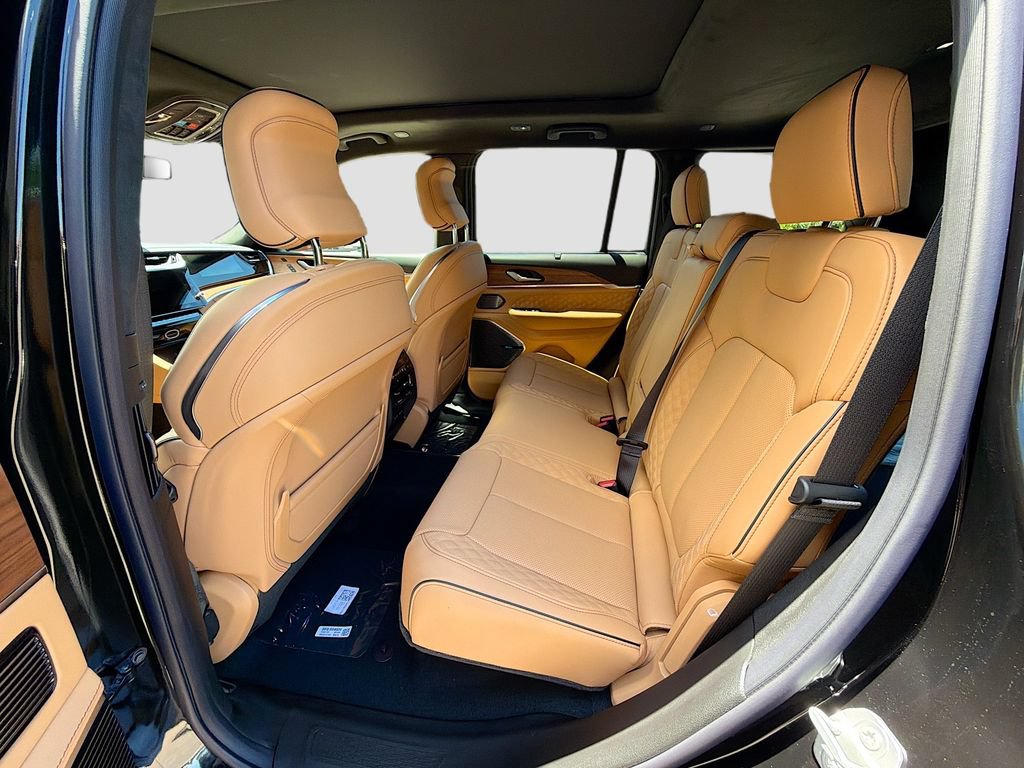 New 2026 Jeep Grand Cherokee Summit AWD/4WD image 23