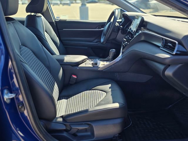 Used 2023 Toyota Camry SE w/ Cold Weather Package image 10