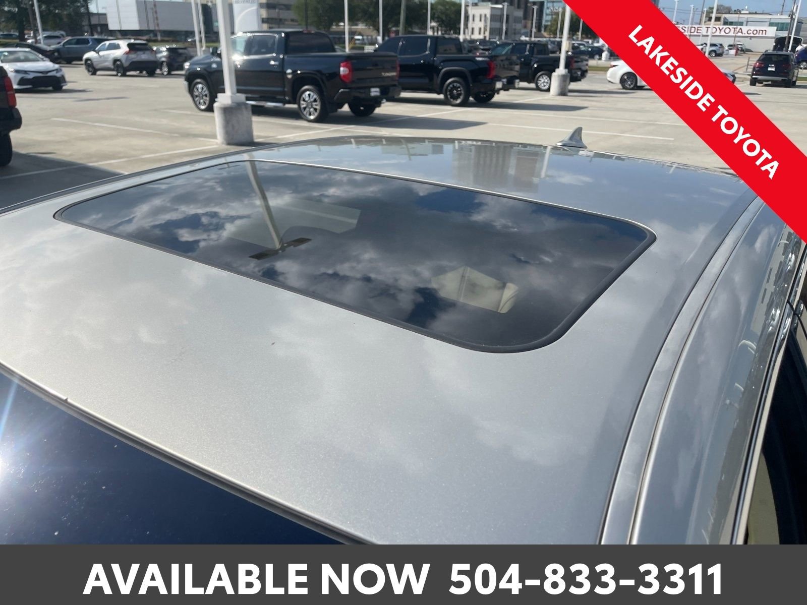 Used 2015 Toyota Avalon Limited w/ Technology Package image 10