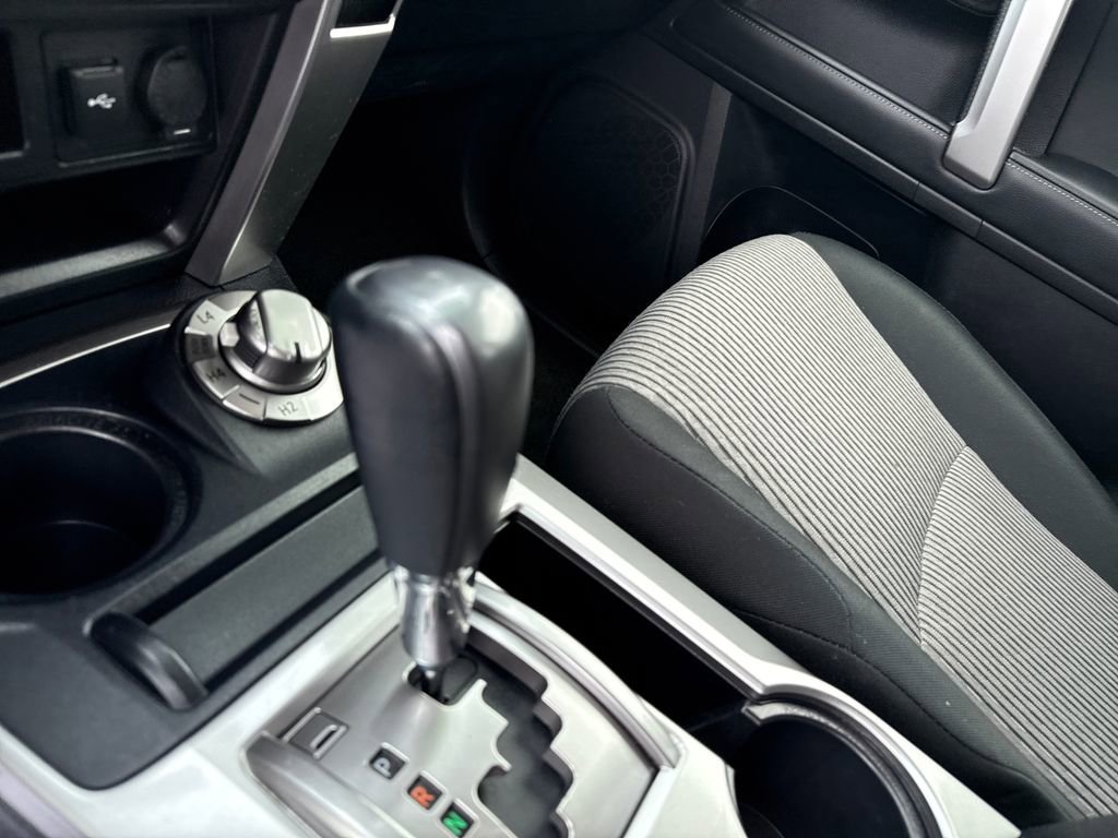 Used 2024 Toyota 4Runner SR5 AWD/4WD image 27