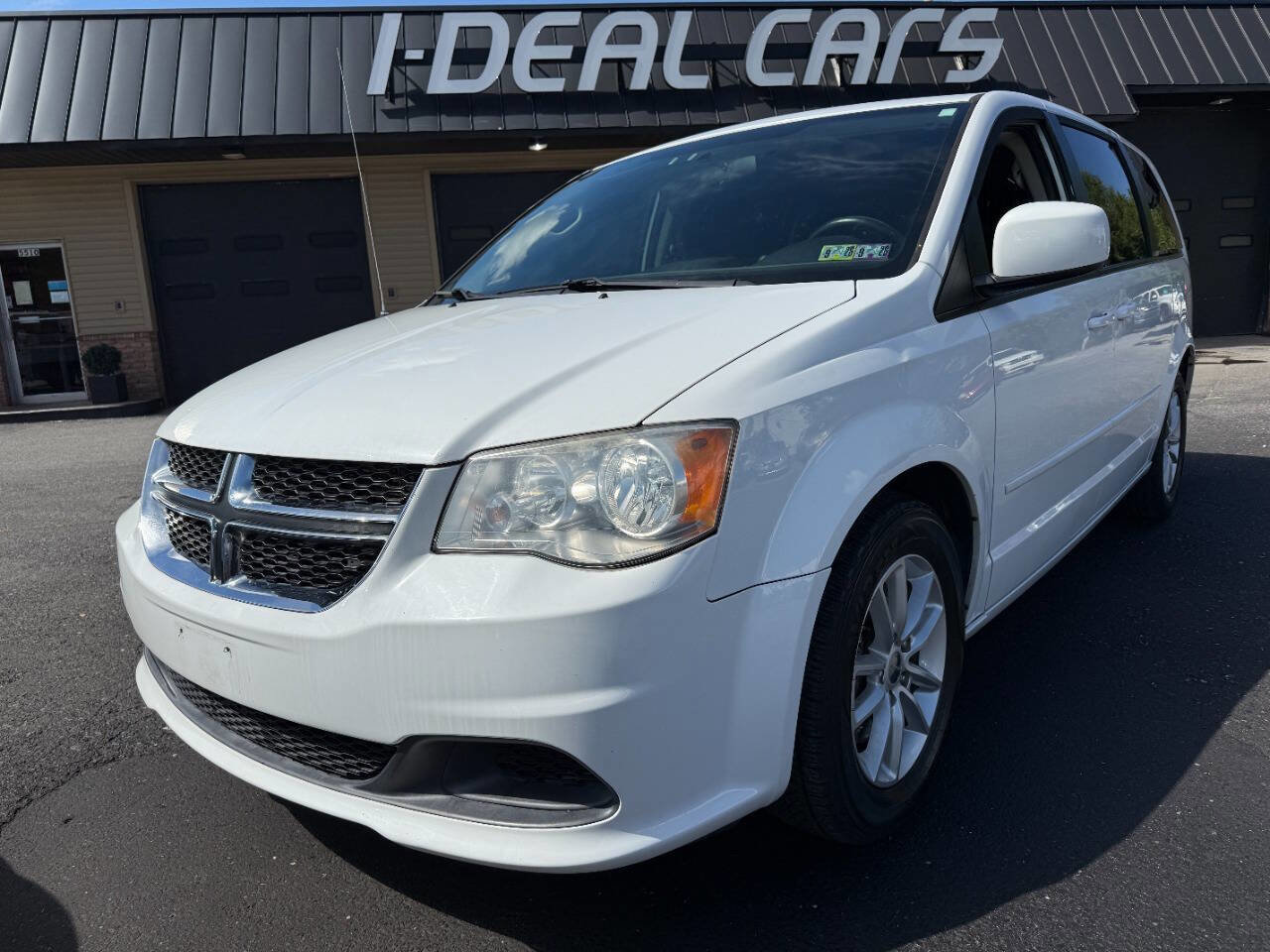 Used 2015 Dodge Grand Caravan SXT w/ Security Group FWD image 41