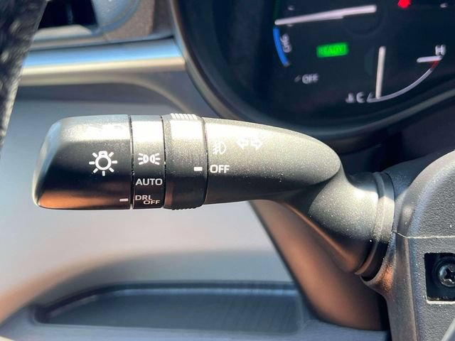 Certified 2021 Toyota Sienna XLE FWD image 28