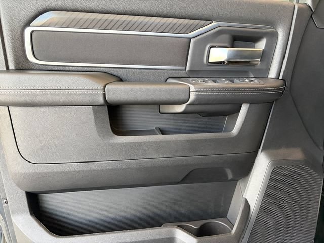 New 2026 RAM 2500 Big Horn AWD/4WD image 17