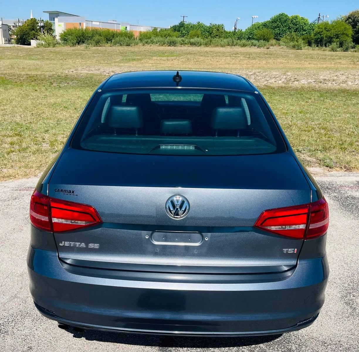 Used 2015 Volkswagen Jetta SE FWD image 4