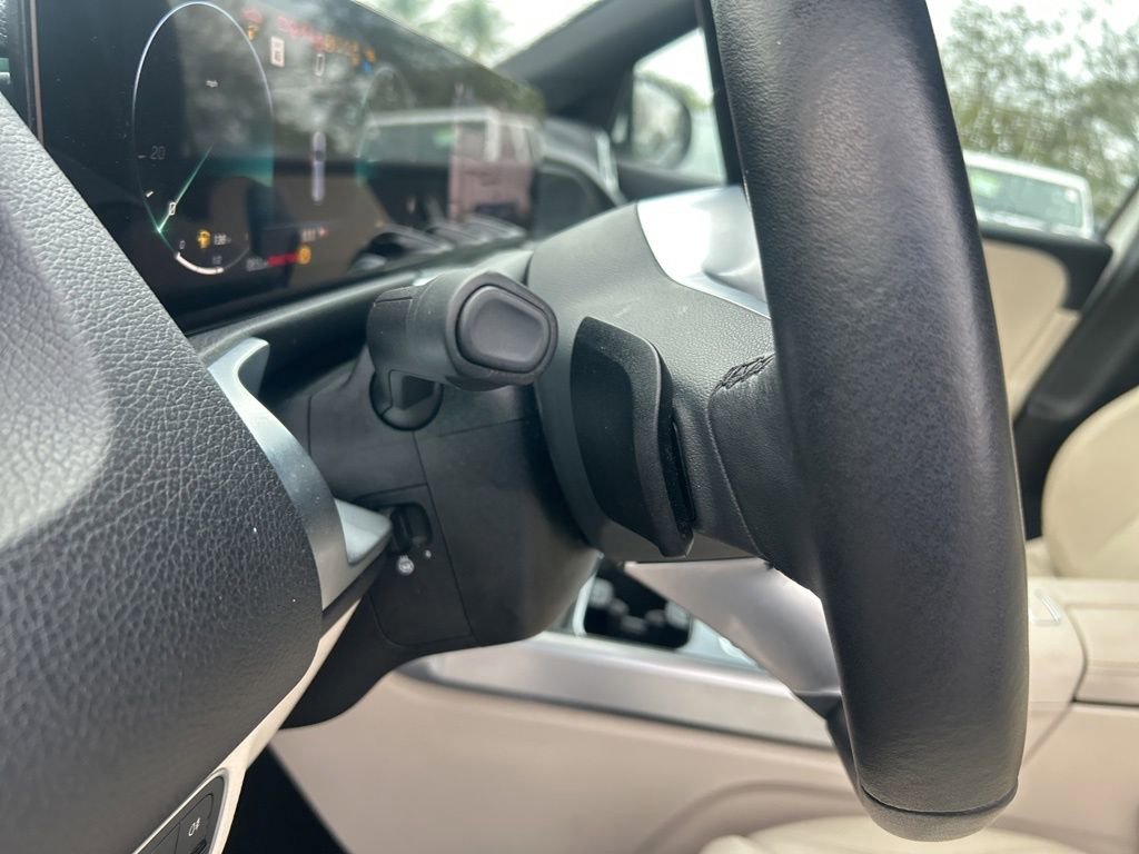 Used 2025 Mercedes-Benz GLB 250 4MATIC image 38