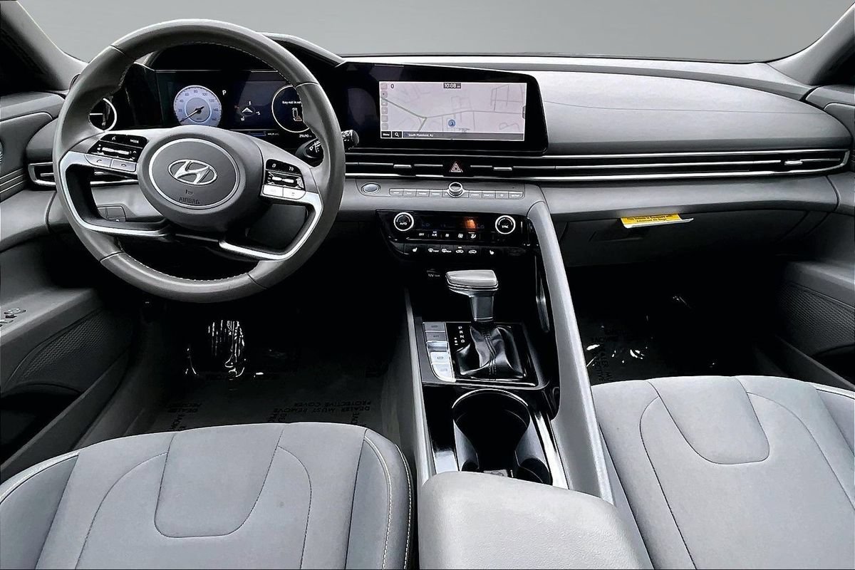Used 2023 Hyundai Elantra SEL w/ Convenience Package FWD image 18