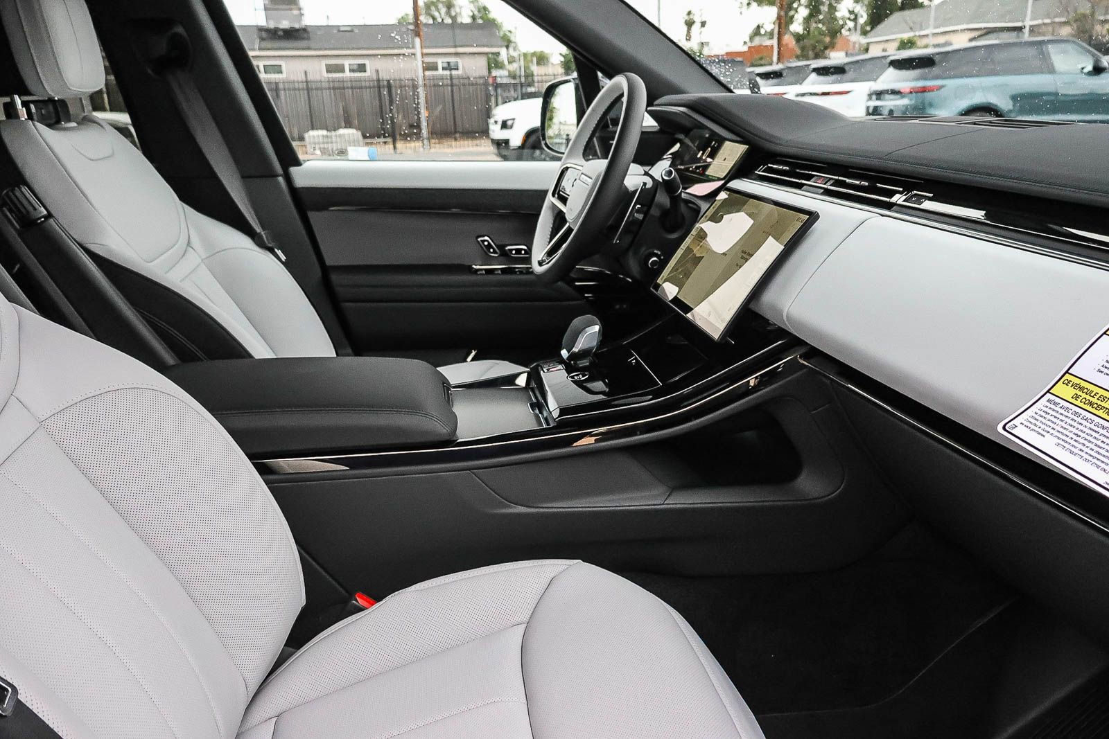 New 2026 Land Rover Range Rover Sport Dynamic SE AWD/4WD image 17