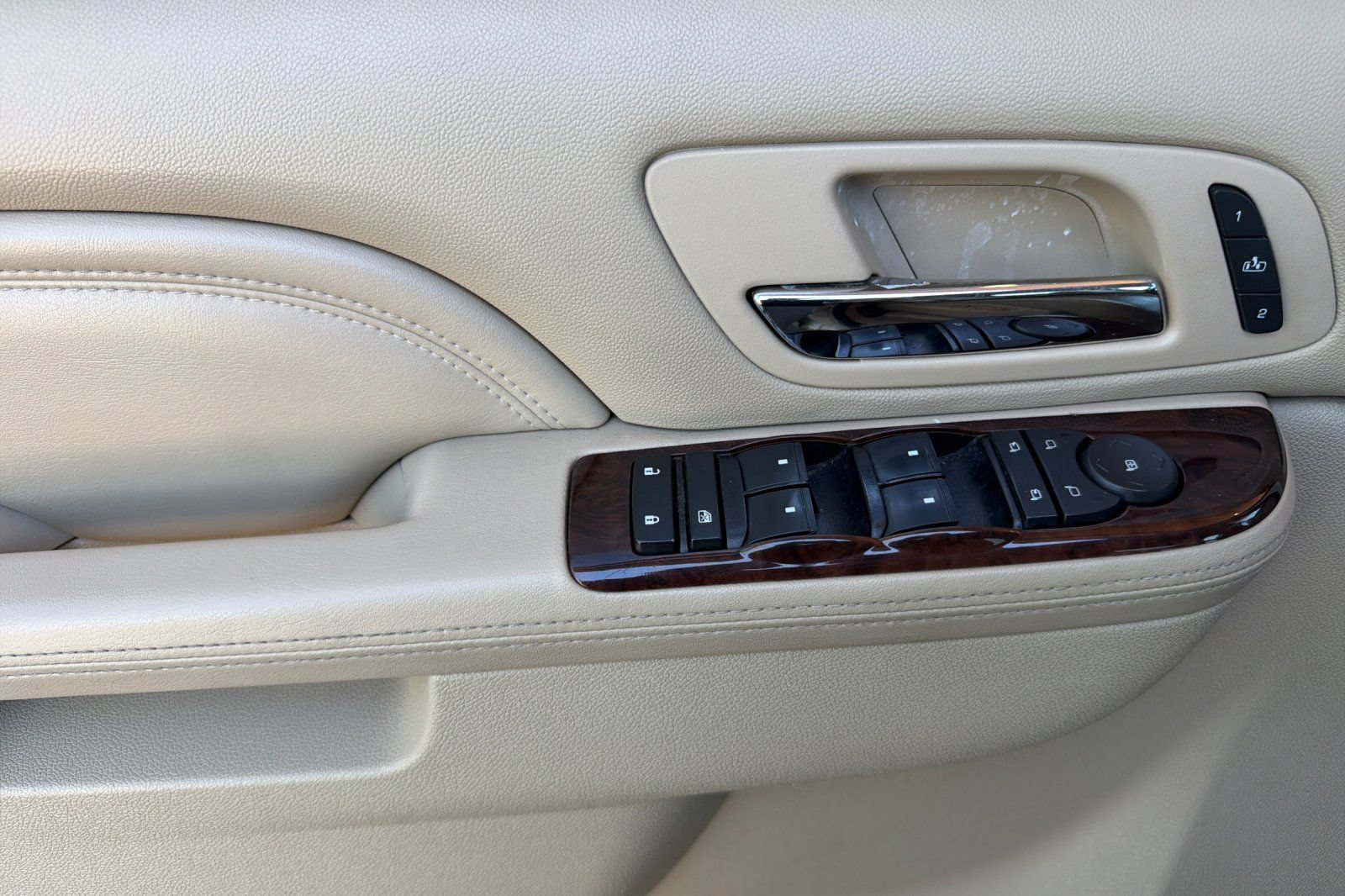 Used 2011 Cadillac Escalade ESV Premium AWD/4WD image 12