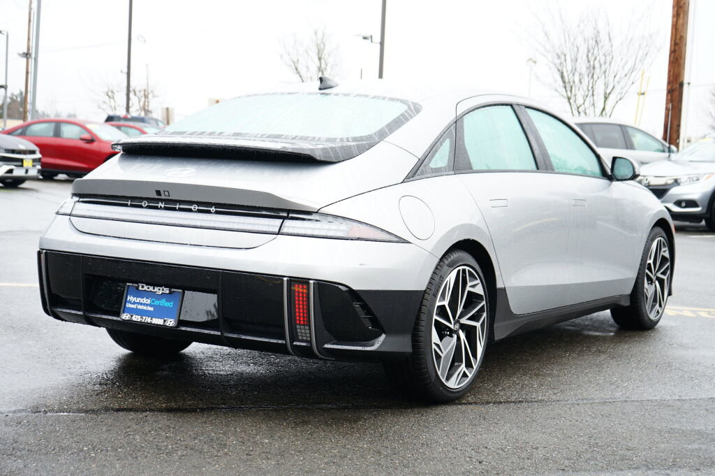 Used 2025 Hyundai Ioniq 6 SEL RWD image 6