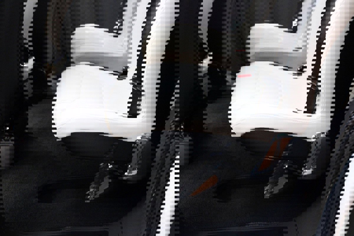 Used 2022 Tesla Model X Plaid image 25