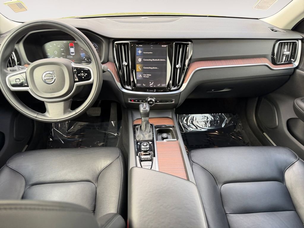 Used 2020 Volvo S60 T5 Momentum image 31