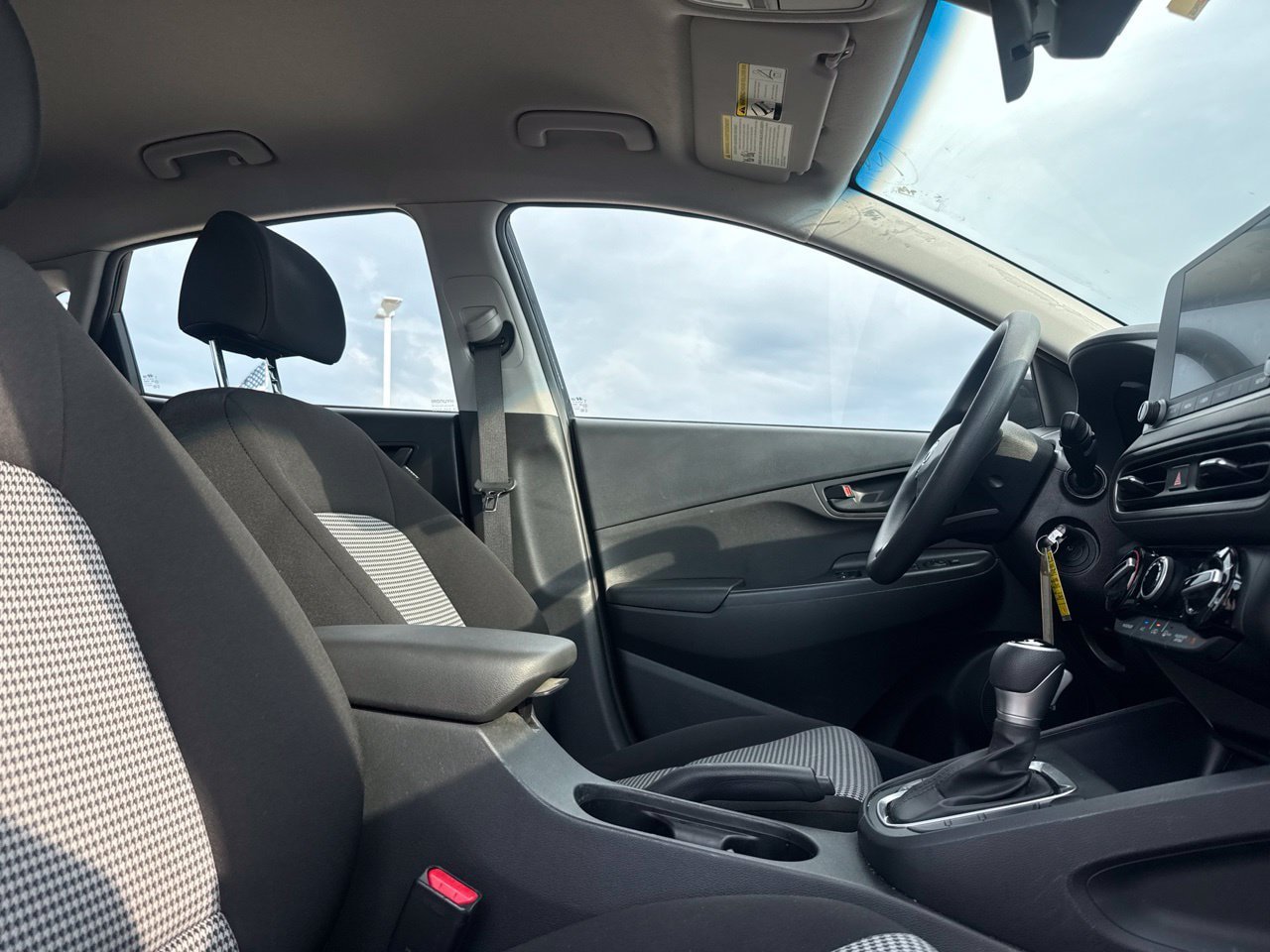 Used 2022 Hyundai Kona SE FWD image 33