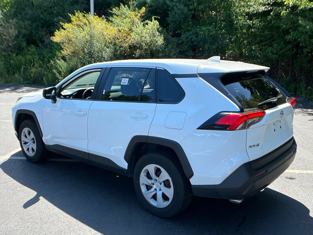 Used 2025 Toyota RAV4 LE AWD/4WD image 29