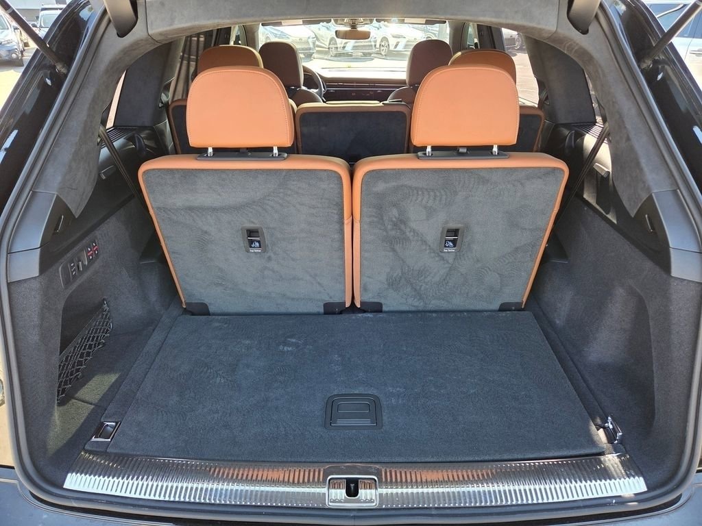 Used 2025 Audi Q7 3.0T Prestige image 28