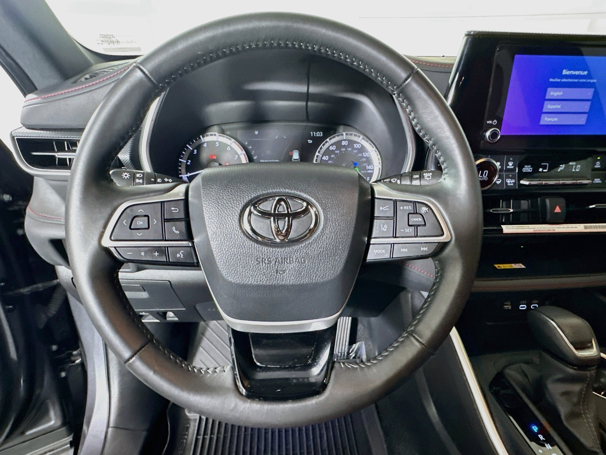 Used 2024 Toyota Highlander XSE FWD image 15