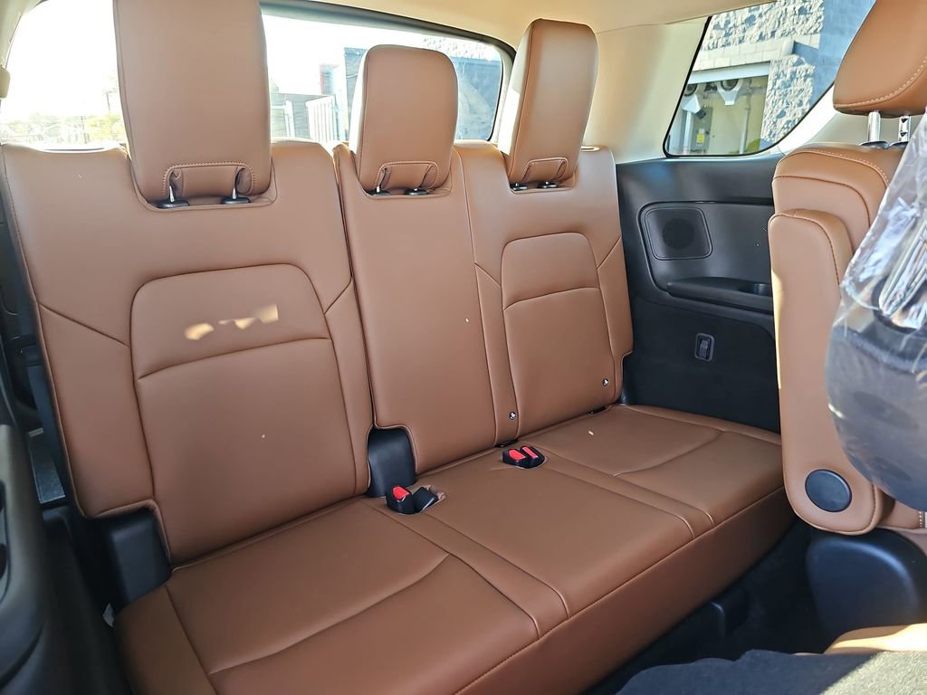 New 2026 Nissan Pathfinder Platinum image 15