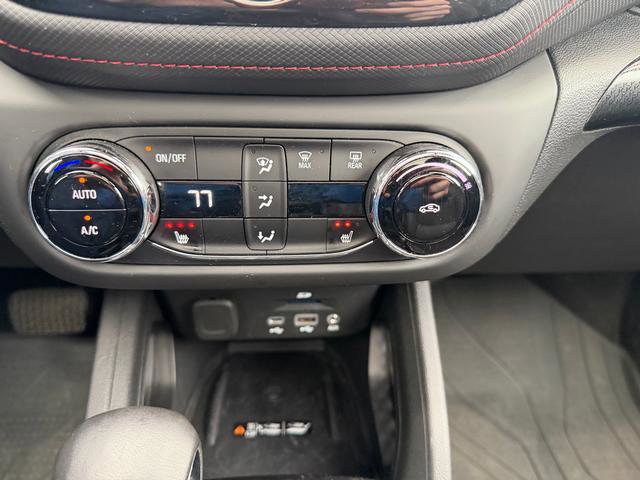 Used 2022 Chevrolet TrailBlazer RS w/ Sun and Liftgate Package AWD/4WD image 21