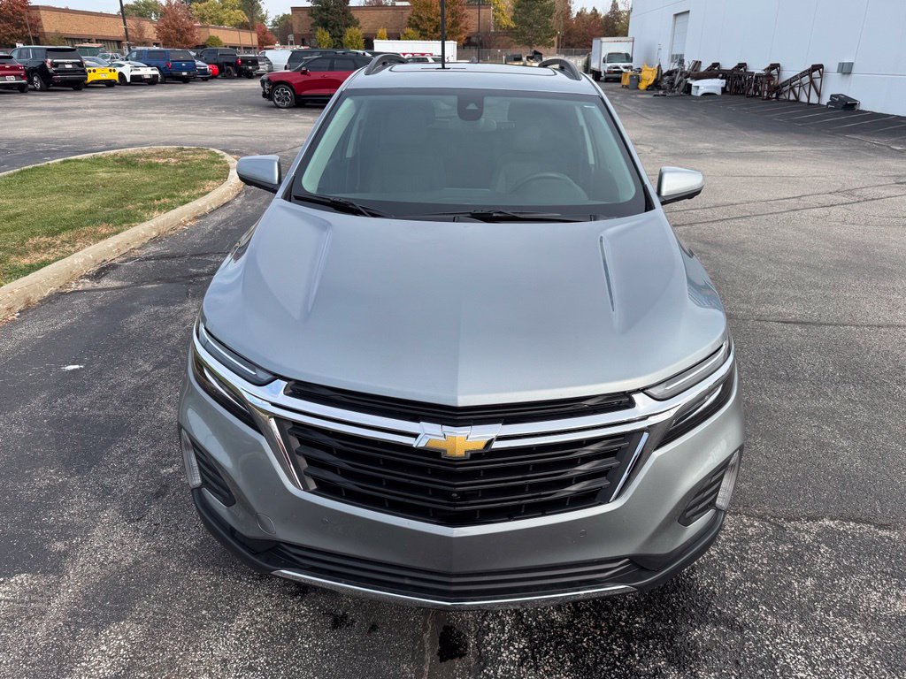 Used 2024 Chevrolet Equinox LT AWD/4WD image 2
