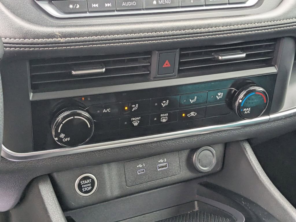 Used 2023 Nissan Rogue S image 22