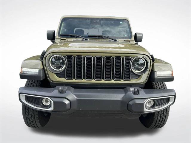 Certified 2025 Jeep Gladiator Sport AWD/4WD image 2